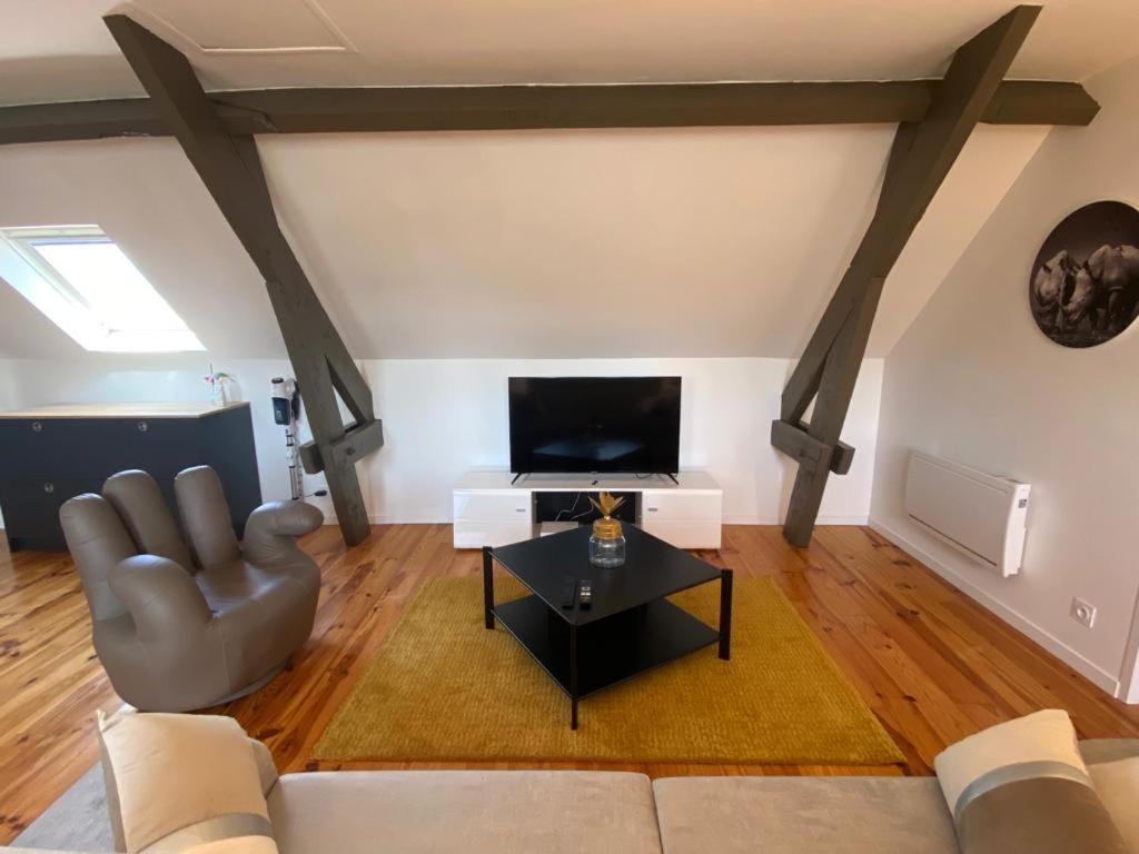Appartement T3 En Plein Coeur Du Centre-Ville 수아송 외부 사진